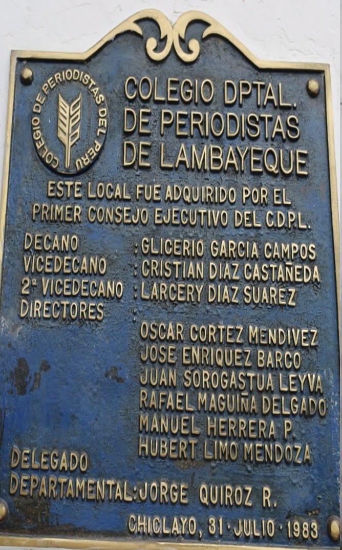 LA PRIMERA DIRECTIVA DEL COLEGIO