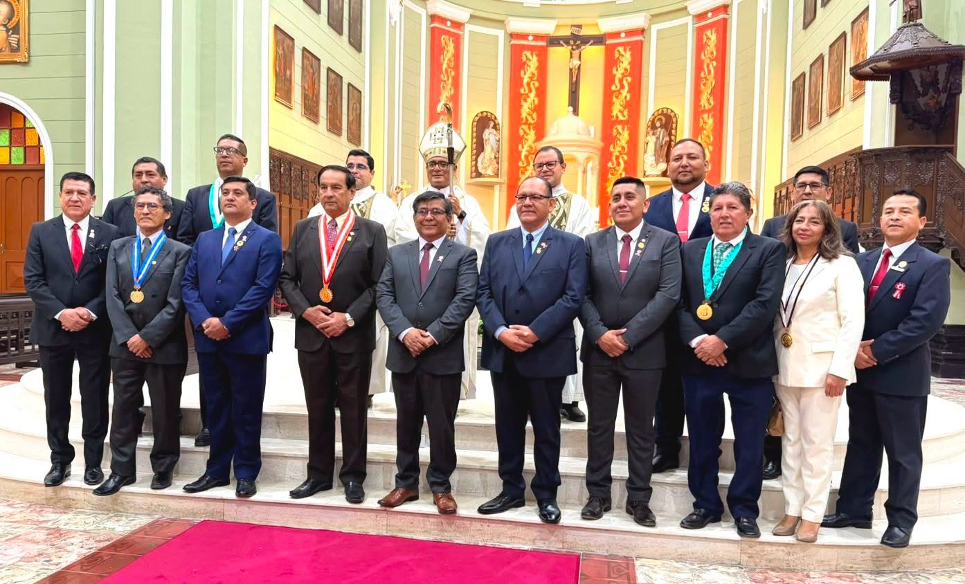 El Colegio de Periodistas de Lambayeque participó en los actos celebratorios por los 205 años de nuestra Independencia Nacional.